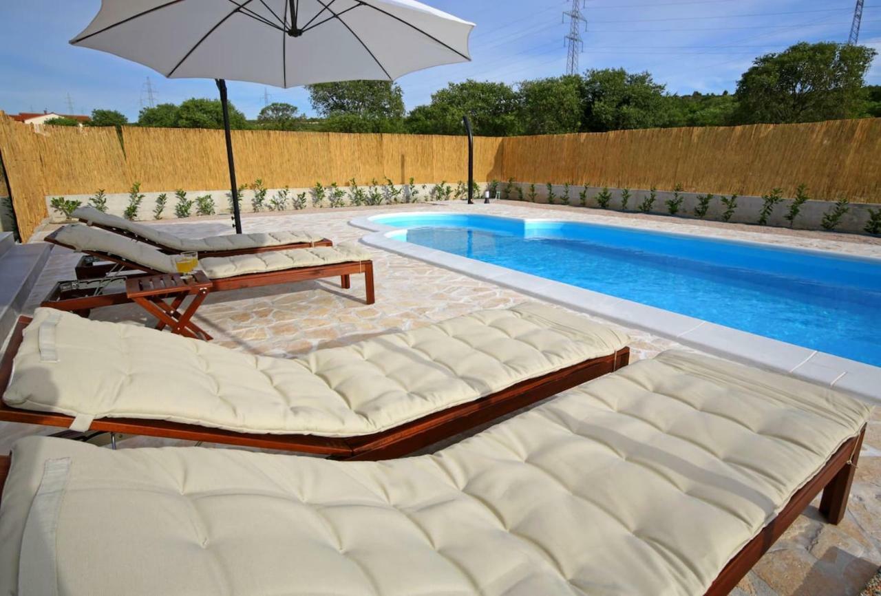 Modern Guest House Rak With Beautiful Pool Šibenik Dış mekan fotoğraf